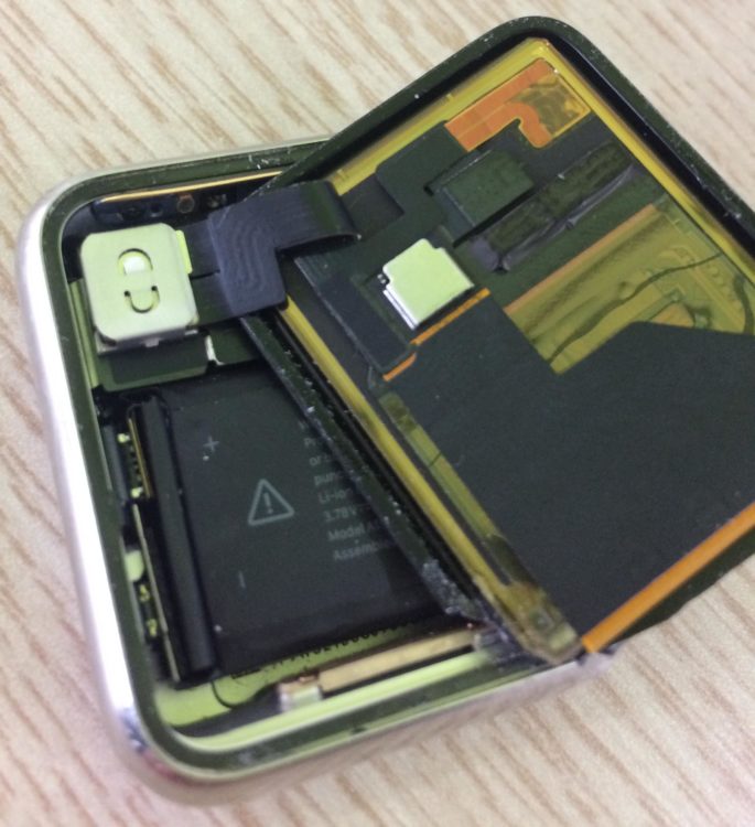 액정을 까뒤집은모습