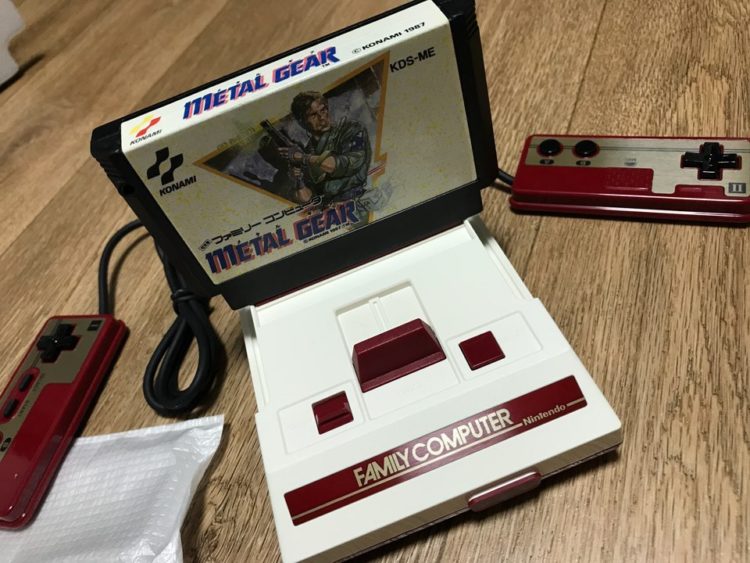 닌텐도 미니와 실제 팩의 비교 모습