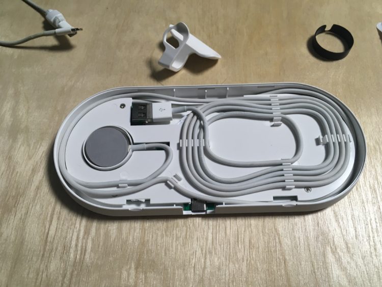 plux에 애플워치 충전케이블을 설치한모습